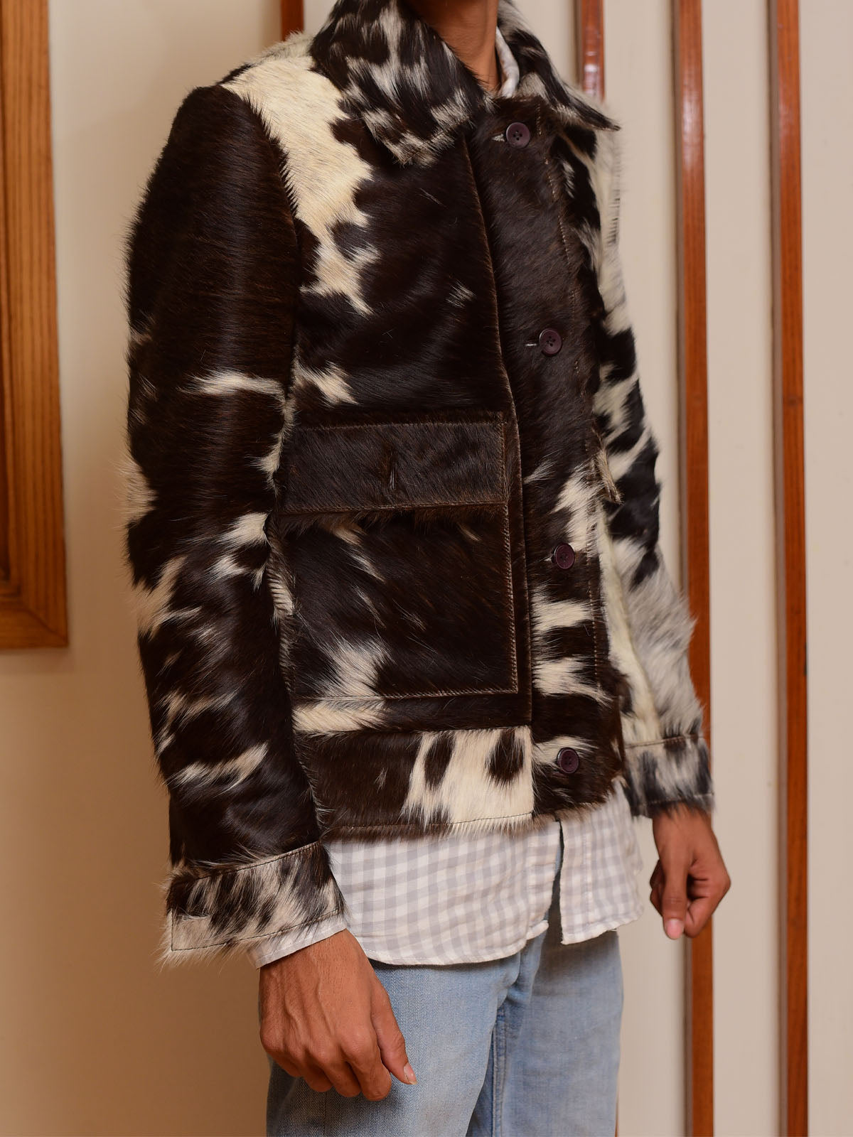 Stylish handcrafted cowhide leather jacket with a rustic vintage look, ideal for fashionable streetwear enthusiasts.