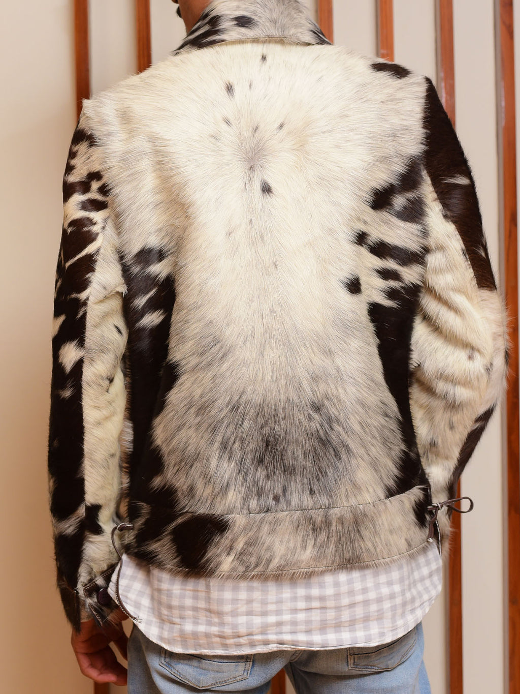 Stylish handcrafted cowhide leather jacket with a rustic vintage look, ideal for fashionable streetwear enthusiasts.