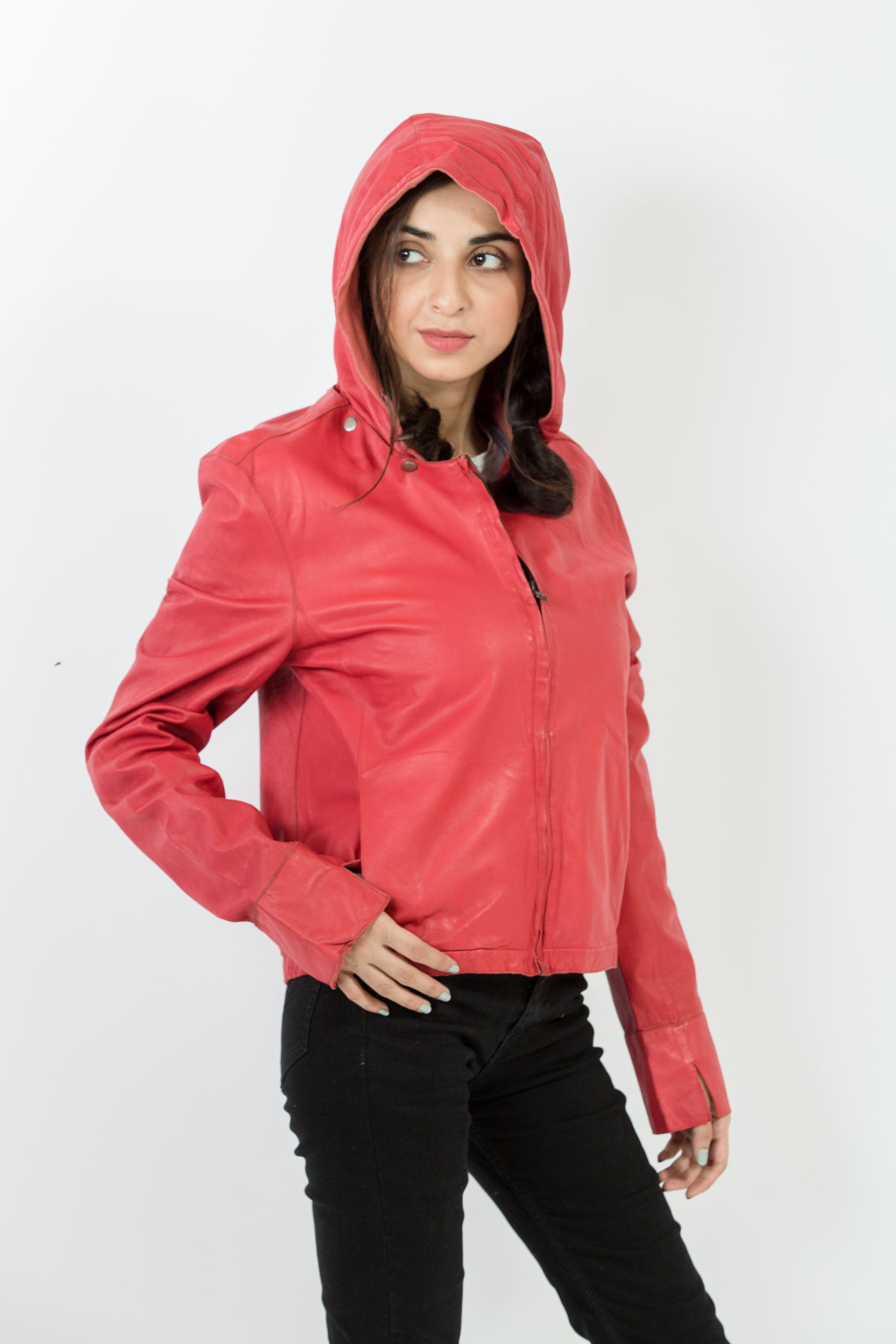 Chic pink leather jacket for women, handcrafted with high-quality materials, versatile and fashionable for any occasion.