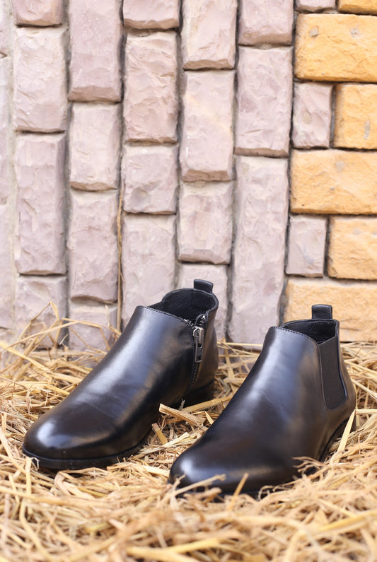 Men's Round Toe Chelsea Boots Burnished Leather Brogue Detailing Pull-On