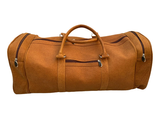 Spacious Leather Weekender Bag: Perfect Blend of Style and Function