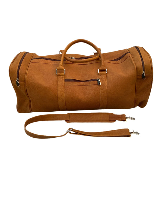 Spacious Leather Weekender Bag: Perfect Blend of Style and Function